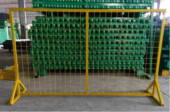 施工围栏的作用与特种劳动防护用品销售的重要性